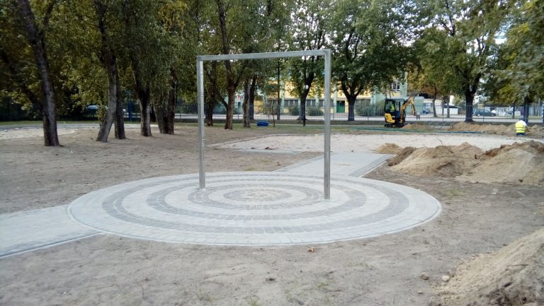 Kurtyna1