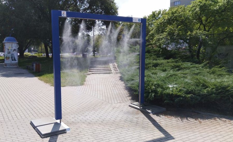 kurtyna-Warszawa1